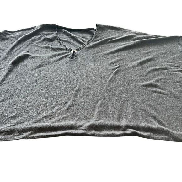 Modern  Women Winter Knitted Poncho - Picture 5 of 5